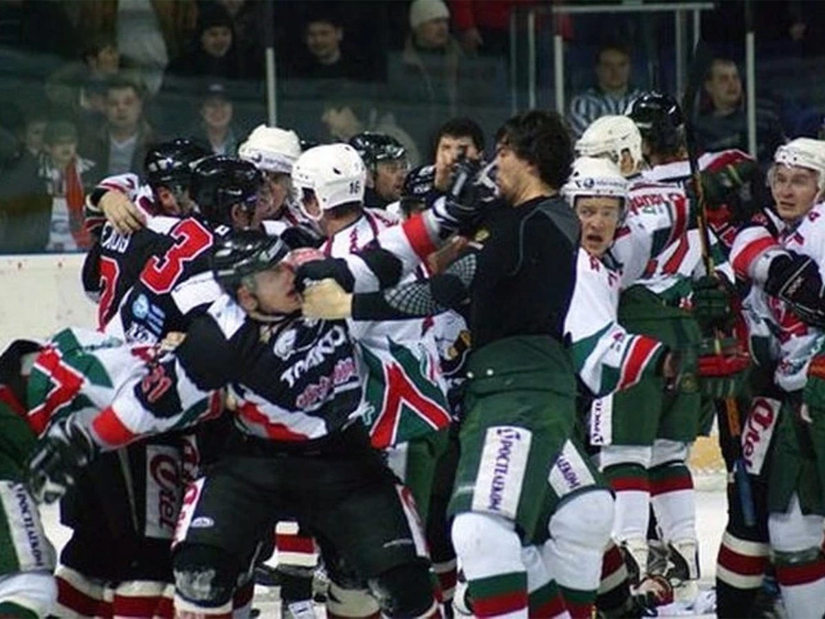 Хоккей Крупнейшая драка в истории российского хоккея — матч между Ак Барсом и Трактором (2007) DVDRip