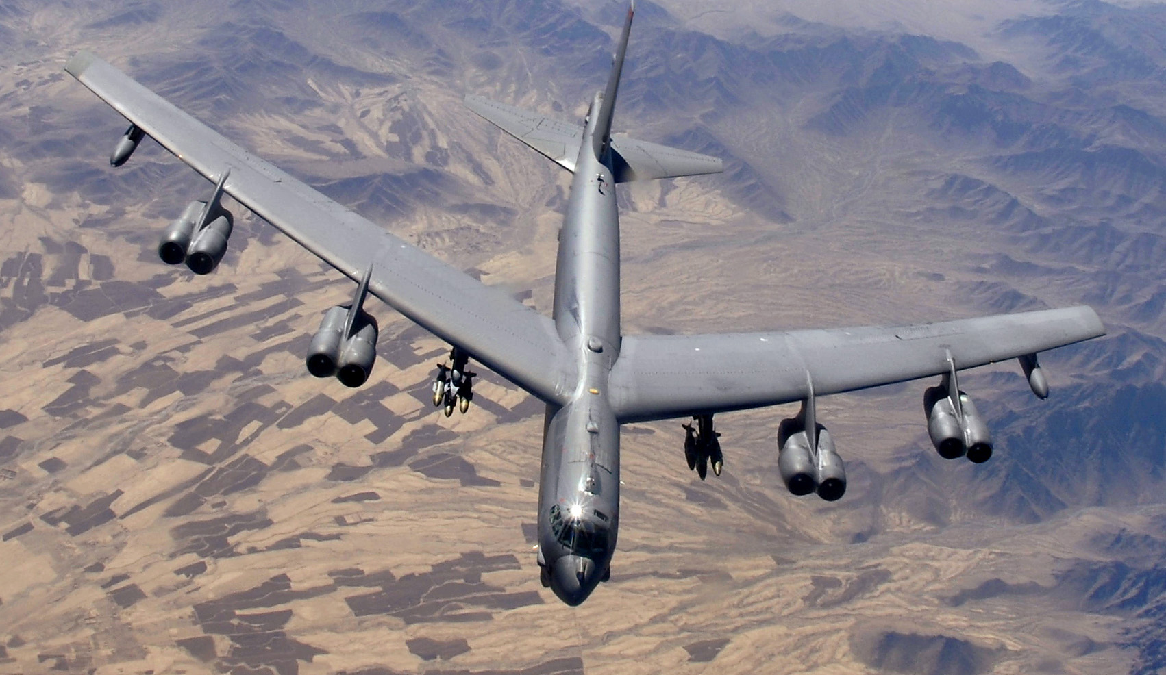 Знаменитые самолеты. B-52 — крепость в стратосфере / Great Planes  (2009) TVRip